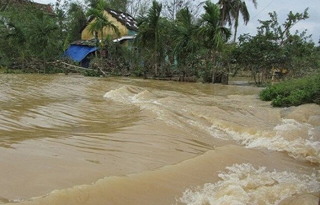 Mơ thấy nước lũ dâng cao nói về mối quan hệ khó khăn với người nào đó